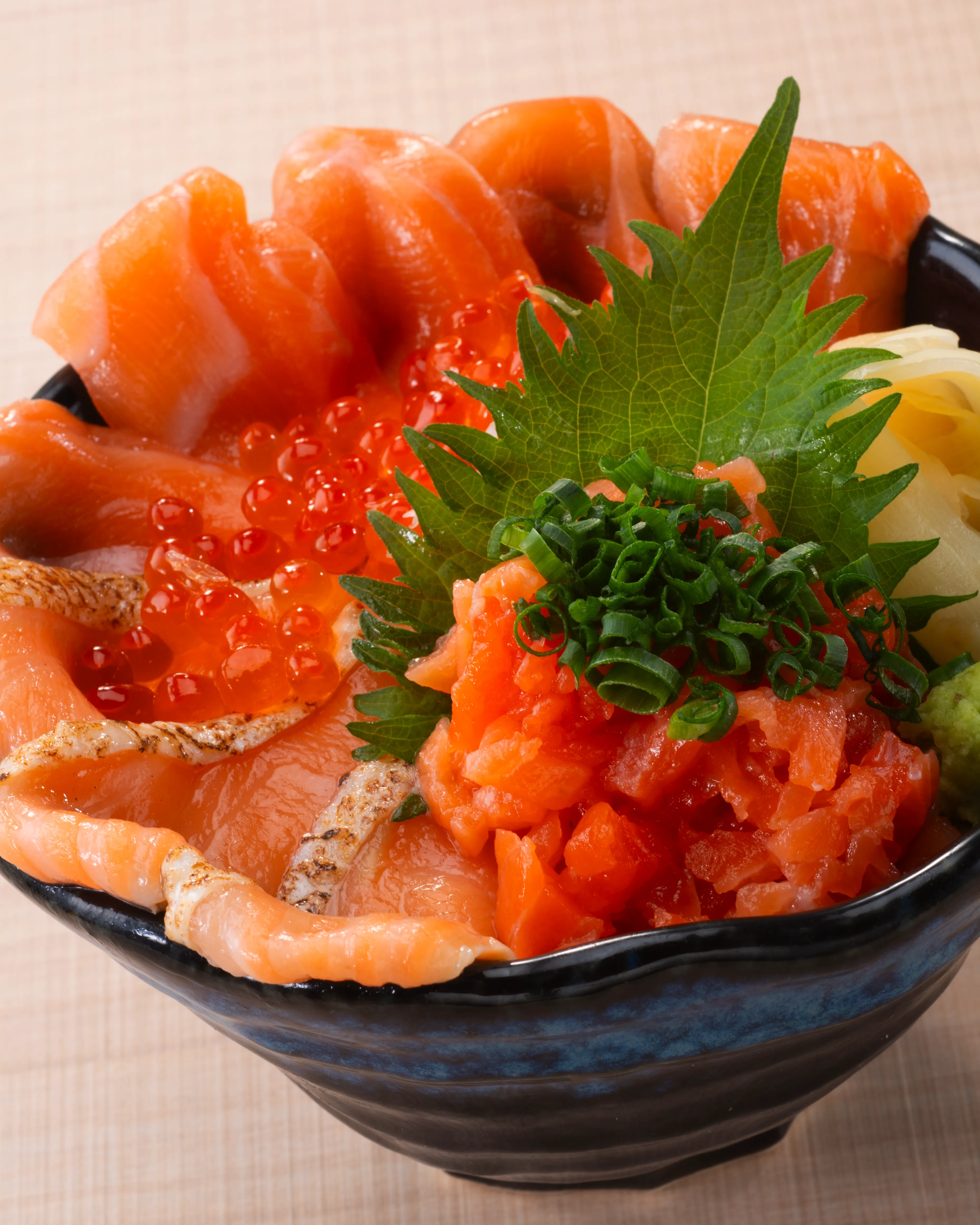 公式】海鮮丼と串カツ まるき イオンモール伊丹店｜GYRO HOLDINGS株式会社